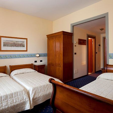 Ih Hotels Firenze Select Екстериор снимка