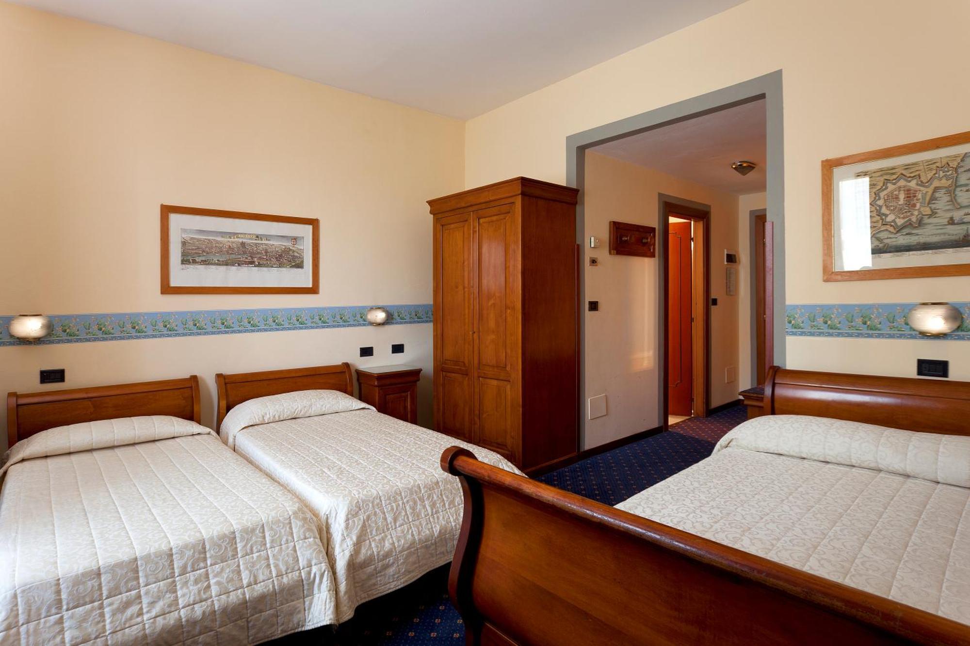 Ih Hotels Firenze Select Екстериор снимка
