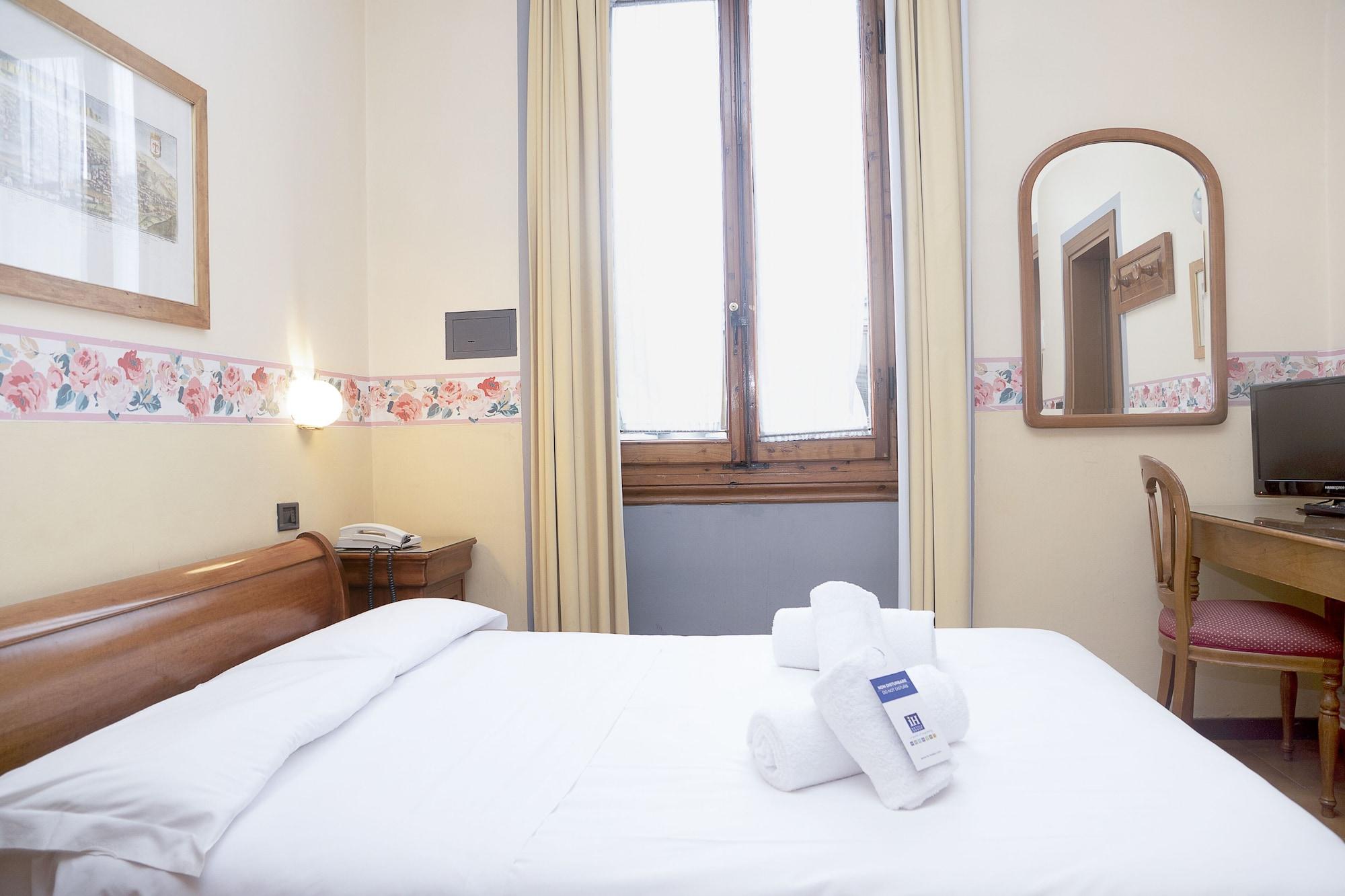 Ih Hotels Firenze Select Екстериор снимка