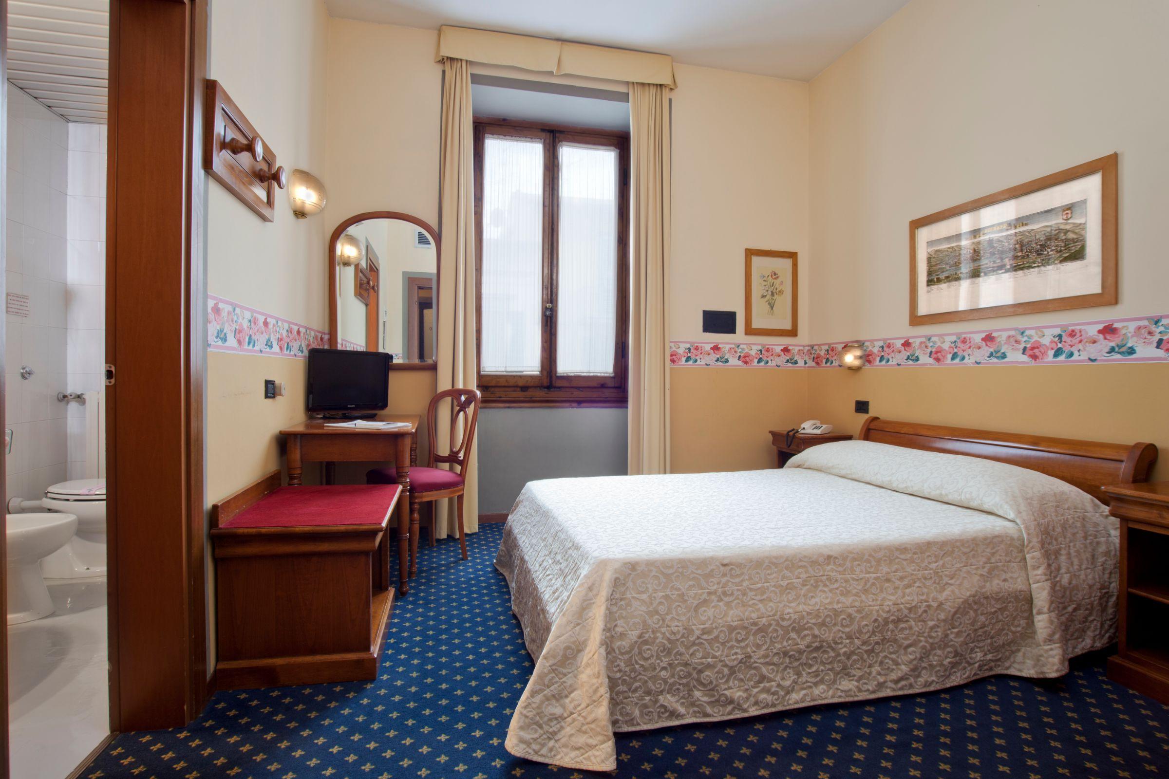 Ih Hotels Firenze Select Екстериор снимка