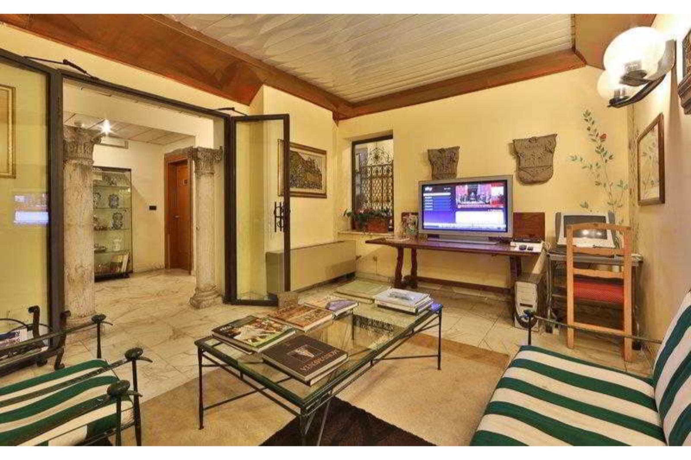Ih Hotels Firenze Select Екстериор снимка