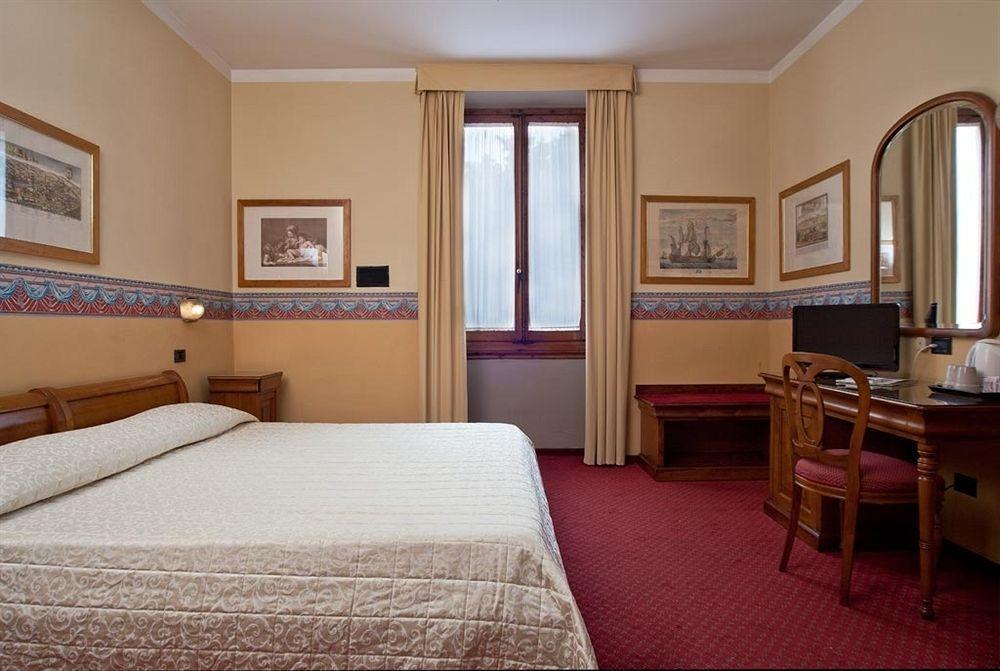 Ih Hotels Firenze Select Екстериор снимка