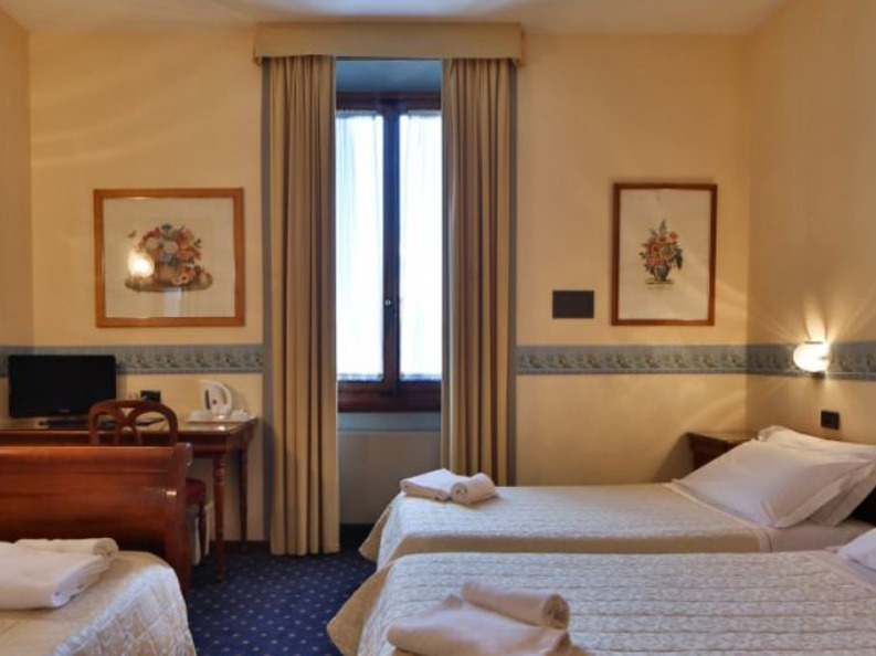 Ih Hotels Firenze Select Екстериор снимка