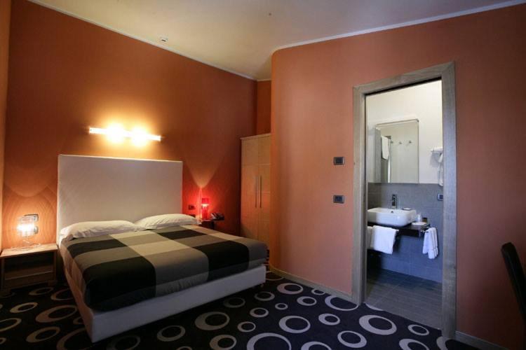 Ih Hotels Firenze Select Екстериор снимка