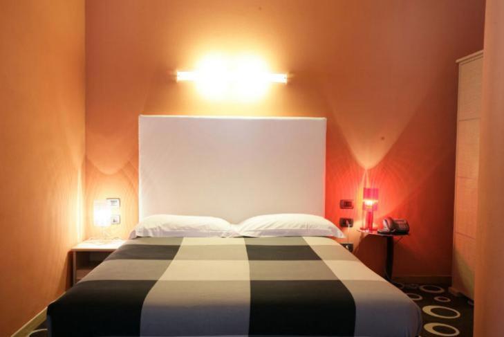 Ih Hotels Firenze Select Екстериор снимка